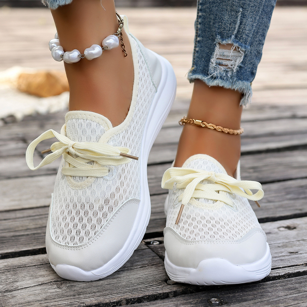 LORENA – Breezy and light through the summer!