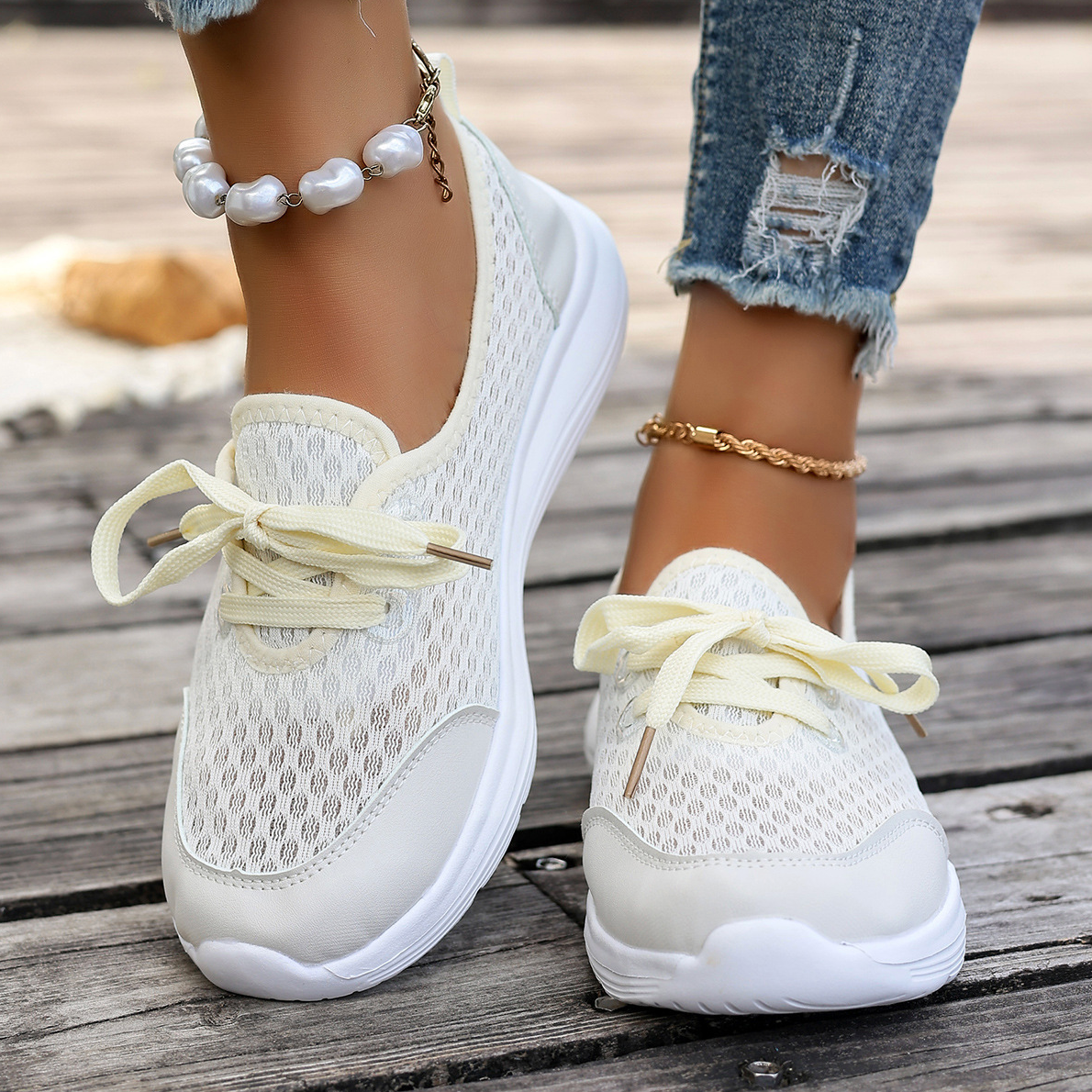 LORENA – Breezy and light through the summer!