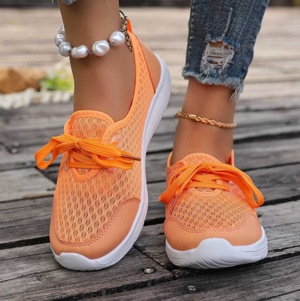 LORENA – Breezy and light through the summer!