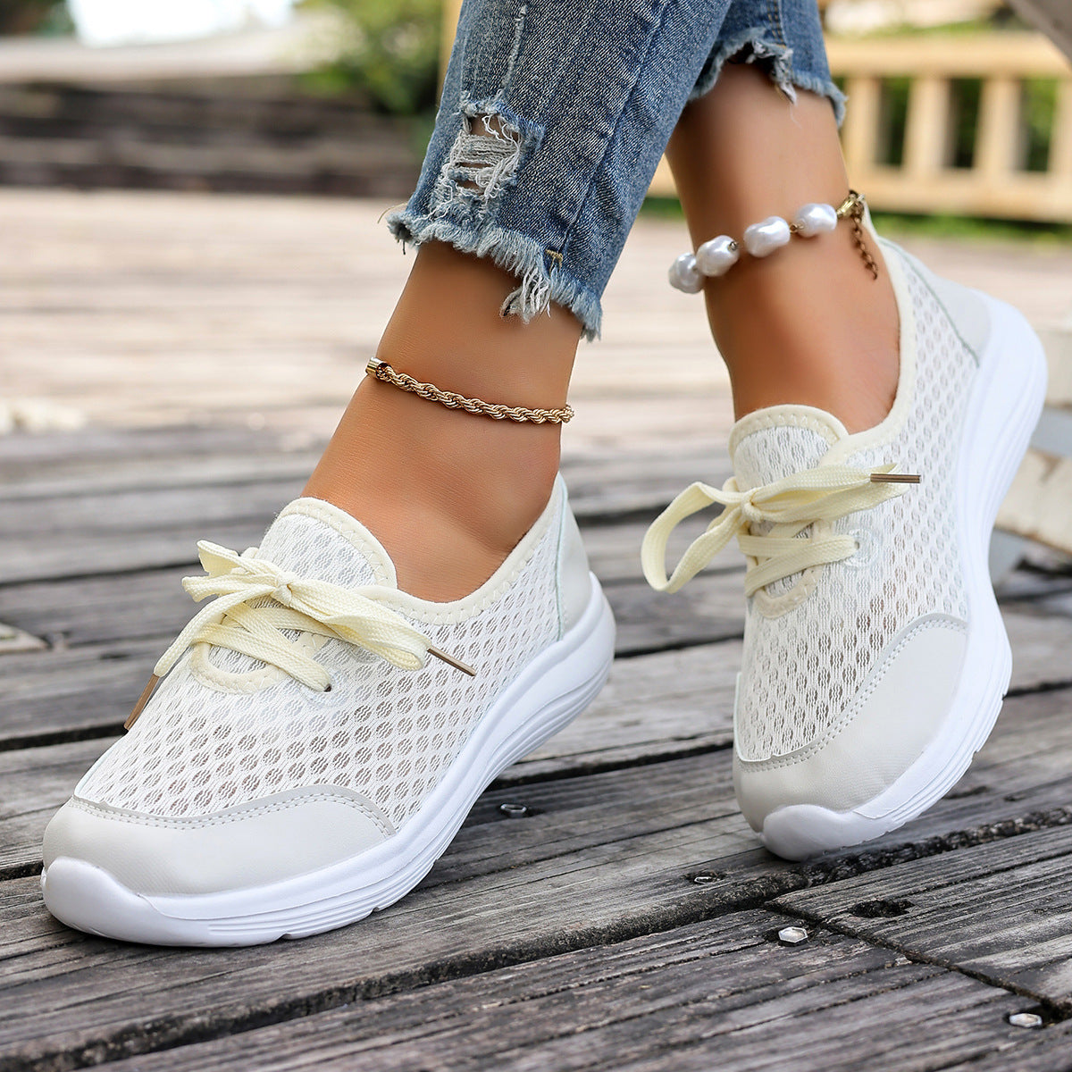 LORENA – Breezy and light through the summer!
