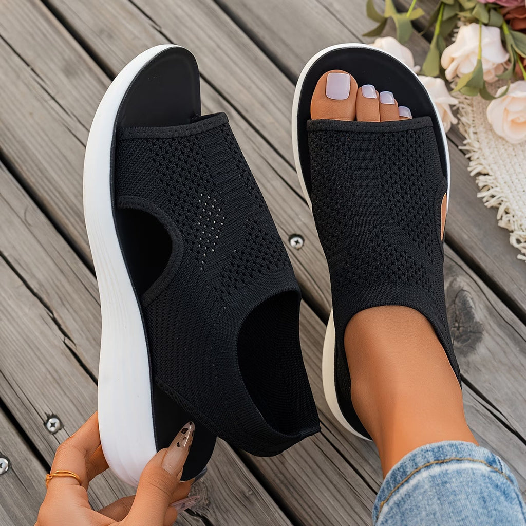 LAURA – The casual beach sandal for hot summer days
